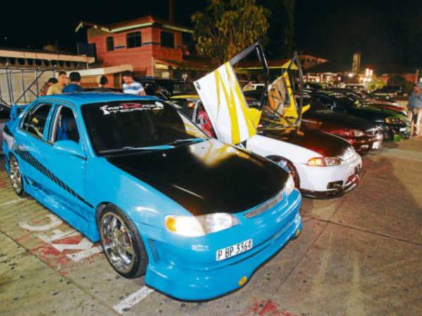 En Honduras hay varios grupos de carros “tuneados” término que se utiliza para los vehículos que han sido sometidos a cambios en su motor o apariencia.