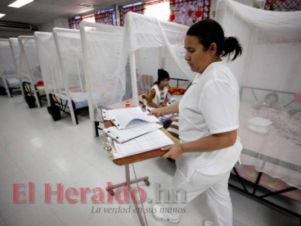 La sala de febriles del HE está ocupada en un 80%. Foto: Emilio Flores / EL HERALDO.