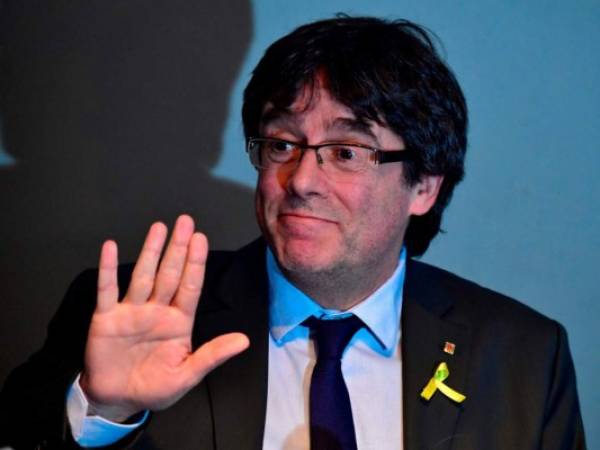 El expresidente catalán, Carles Puigdemont, dijo en una rueda de prensa que quería instalarse en Berlín, mientras dura el examen de su posible extradición. Foto: Agencia AFP