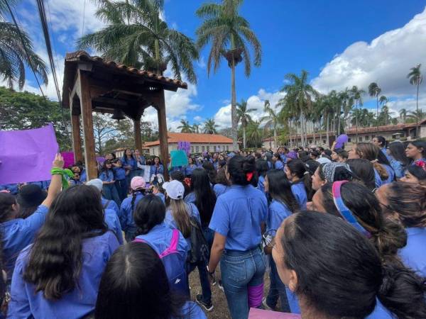 Imagen de la jornada de protestas desarrollada este lunes al interior de la Universidad El Zamorano.