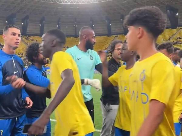 Cristiano Ronaldo no la pasó nada bien previo al juego de Al Nassr cuando su hijo no quiso pasar saludándole, pese a que lo llamó para que lo hiciera