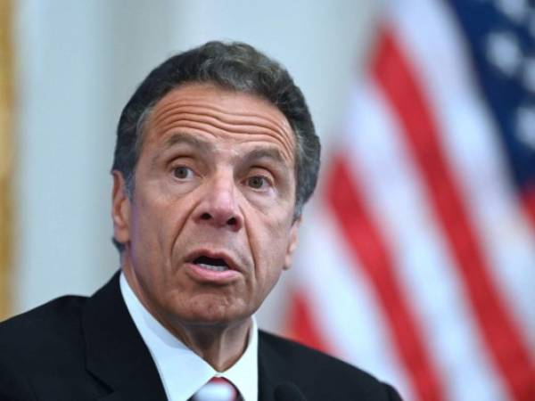 Cuomo niega haber incurrido en comportamientos de acoso sexual y rechaza las peticiones de dimisión a las que se han sumado incluso compañeros de partido. Foto: AFP