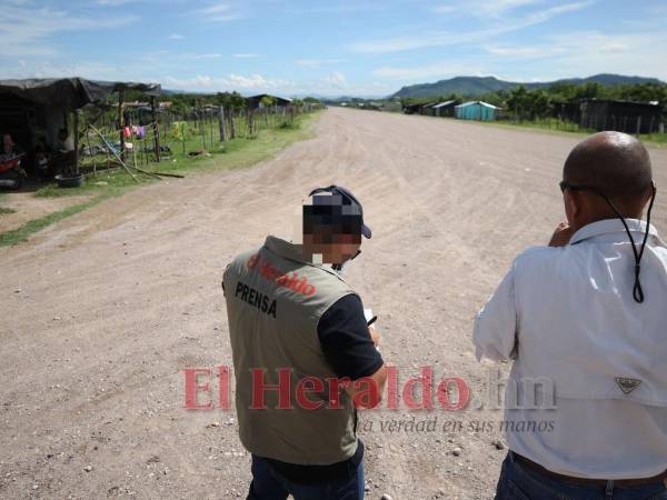 Las personas que han tomado el aeródromo de San Lorenzo, Valle, reconocieron que son invasores, pero comenzaron a llegar por la necesidad de una vivienda.