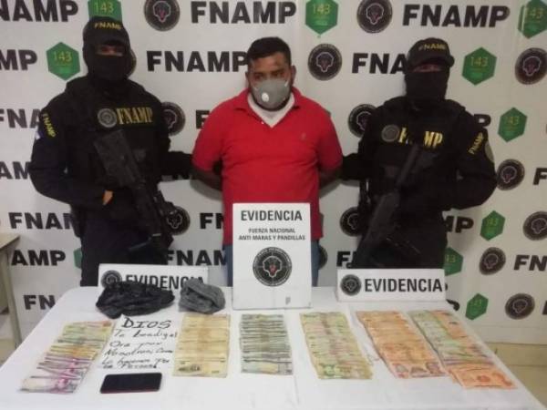 El extorsionador llevaba en su poder 20 mil lempiras producto de la extorsión.