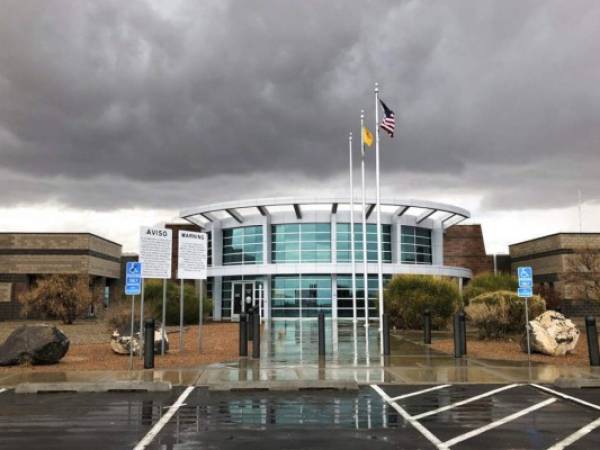 El Centro de Detención Metropolitano del condado de Bernalillo, a las afueras de Albuquerque, Nuevo México. (Foto: AP)