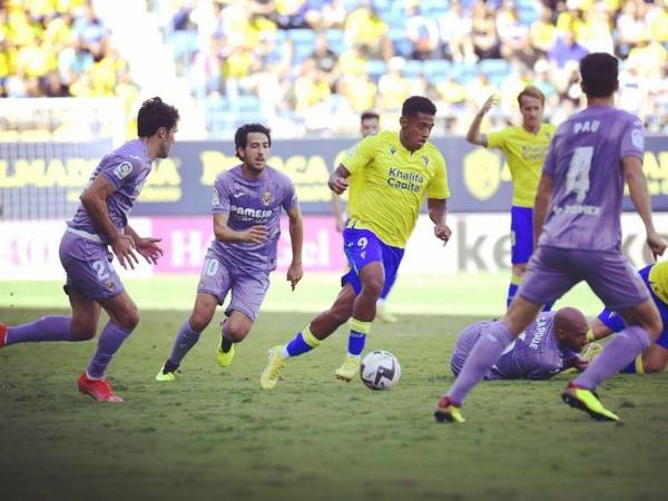 “El Choco” Lozano estaría siendo marginado por el Cádiz ante su acercamiento para jugar en el Getafe la próxima temporada.