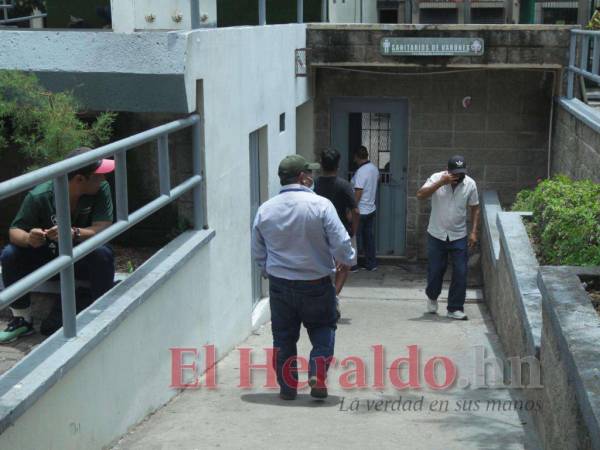 Los diez baños municipales están abiertos de 7:00 AM a 5:00 o 6:00 PM, según el mercado donde estén ubicados.