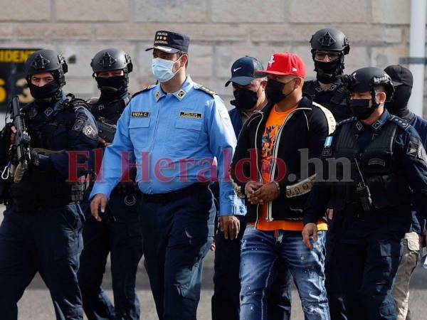 Un contingente de noventa policías dio seguridad en el traslado del extraditado número 34.