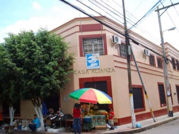 Las cifras de Casa Alianza indican que en el transcurso del 2021 se atienden en Tegucigalpa 111 niños, niñas y jóvenes y aproximadamente 75 familias. En San Pedro Sula 54 y 47 familias.