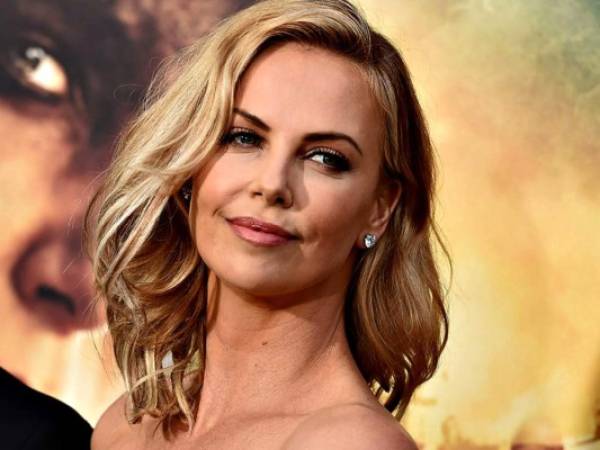 Charlize Theron se ha destacado en Hollywood por su versatilidad.