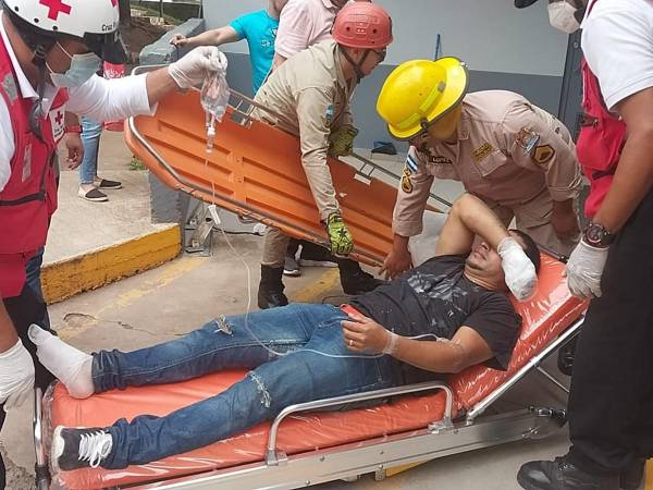 Hombre se salva tras recibir tras fuerte descarga eléctrica en la capital