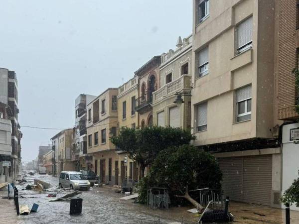 Muchas madres hondureñas que trabajan en Valencia, España, buscaron la forma de salvar a sus hijos al momento de la tempestad.