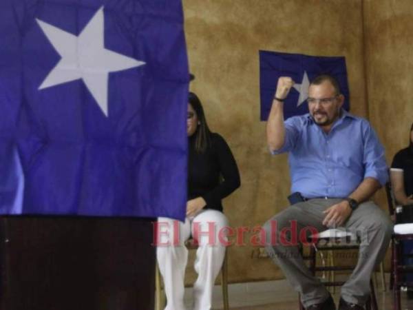 Mediante la alianza el PDCH le concede la candidatura presidencial a Jorge Lobo, hijo del expresidente Porfirio Lobo Sosa, que encabeza la corriente nacionalista Todos por el Cambio.