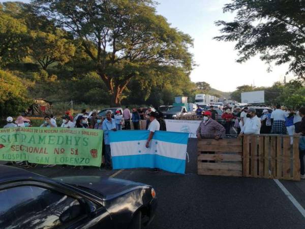 En los últimos siete días la carretera ha sido bloqueada en San Lorenzo por los empleados del hospital.