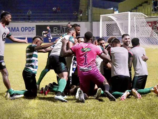 El Juticalpa FC superó sin ningún problema al Parrillas One en semfinales.