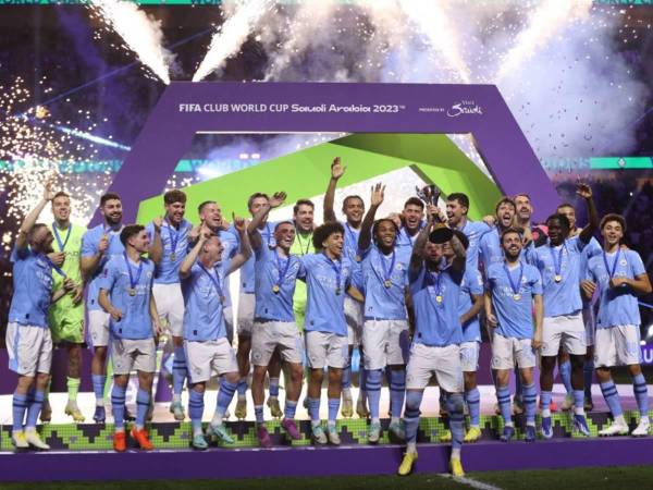 Manchester City terminó el año con cinco títulos ganados.