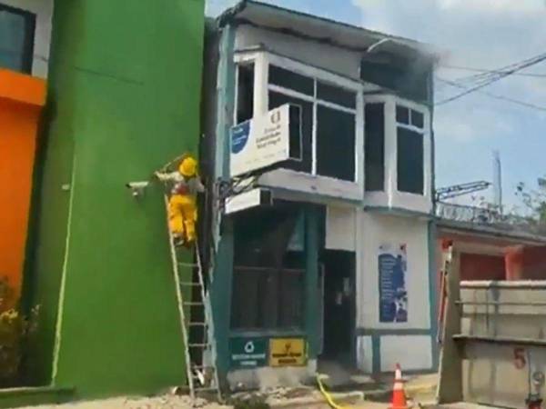 El Cuerpo de Bomberos logró controlar el siniestro.