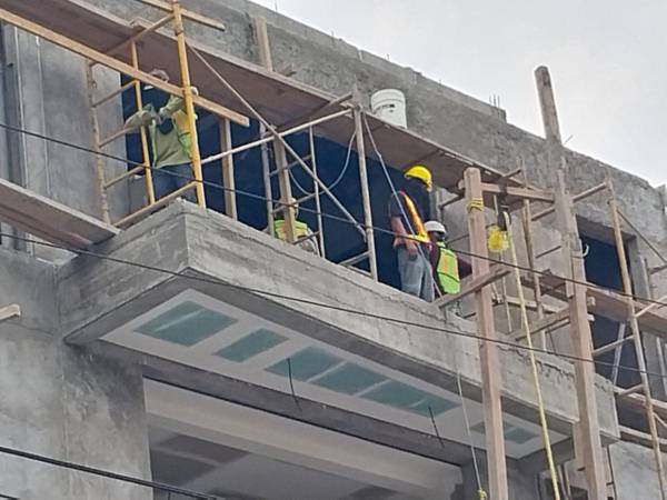 Los compañeros del occiso se mostraron consternados por lo sucedido.