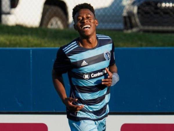 Alenis Vargas se baila a Geremi Rodas y anota su sexto gol de la campaña con el Sporting Kansas en la MLS Next PRO