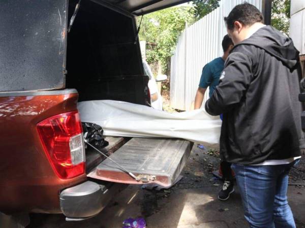 Francis recibió cinco disparos en su pecho, uno en la cabeza y el resto en los brazos. Fue asesinada por su expareja cuando ella salió de trabajar.