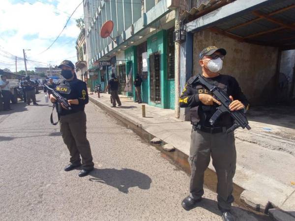 Hasta el momento la DLCN ha capturado a tres personas. La operación seguirá en transcurso en otros sectores de Comayagüela.