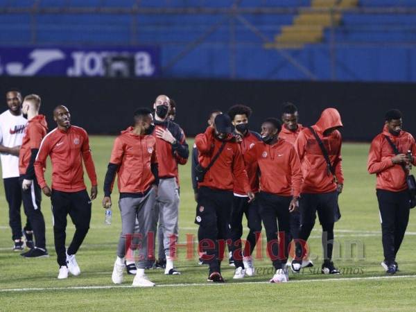 Una vez aterrizaron en San Pedro Sula, los canadienses se trasladaron hasta el estadio Olímpico para realizar el reconocimiento de cancha.