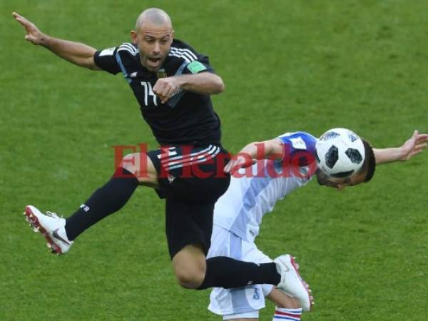 Javier Masherano, uno de los experimentados en la selección de Argentina. (AFP)