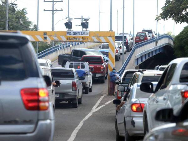 Más de 500 mil vehículos generan tráfico en Tegucigalpa y Comayagüela