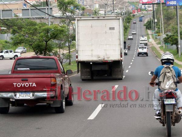 Los propietarios de vehículos deben pagar la tasa por matricula y la municipalidad una vez al año