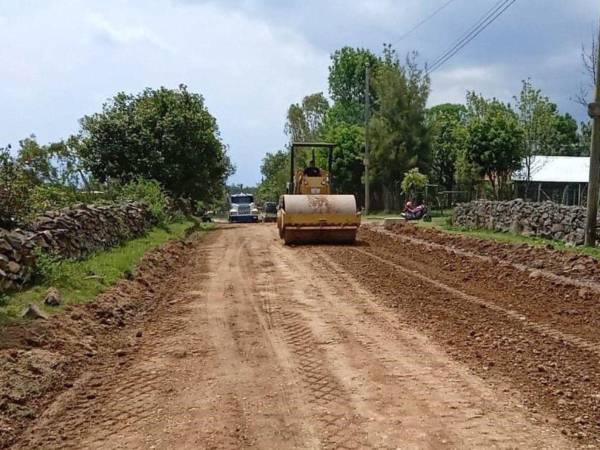 La AMDC pavimentará más de 11 kilómetros hacia la aldea Azacualpa