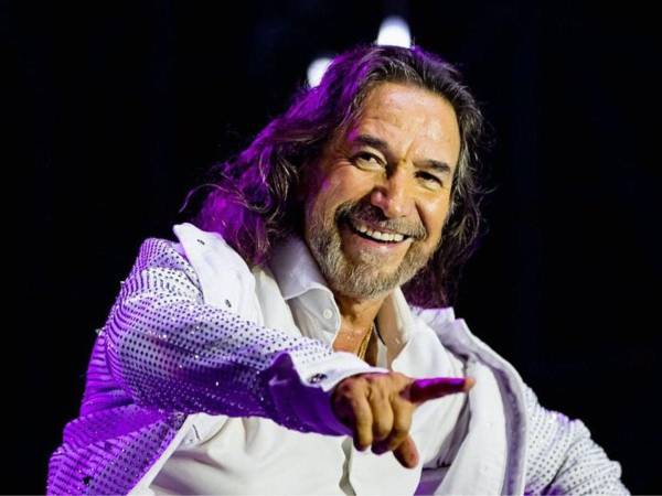 El famoso cantante, Marco Antonio Solís, mejor conocido como El Buki estará en Honduras durante su gira denominada “El Buki 2023 World Tour”. Las dos grandes urbes fueron elegidas para sus dos presentaciones en el país. Sin embargo, en la ciudad de San Pedro Sula las autoridades anunciaron el cambio de estadio para la presentación del icónico cantautor mexicano.