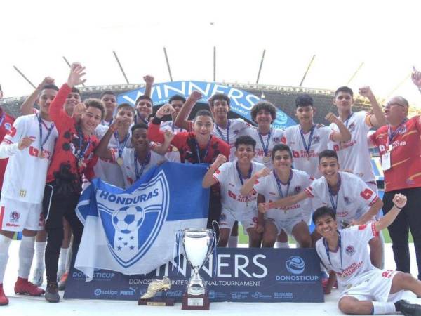 El cuadro merengue mostró superioridad en la mayoría de partidos de la Donosti Cup y lograron alzarse con el título.