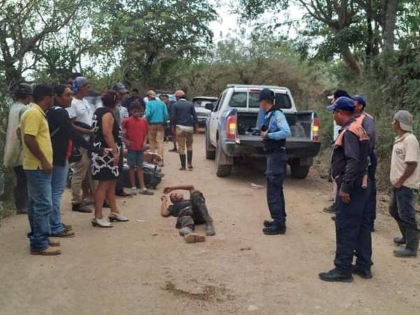 Accidente vehicular dejó a dos personas gravemente heridas en La Vega, Teupasenti, departamento de El Paraíso.