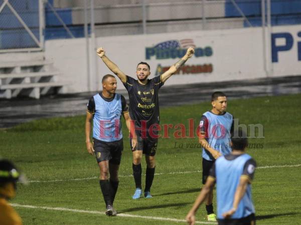 El argentino Agustín Auzmendi debutó en Honduras y lo hizo con un gol.