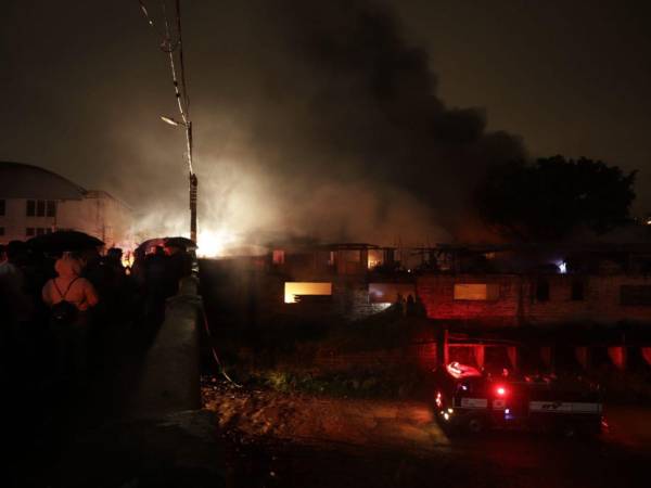 Comerciantes capitalinos de los mercados sufren pérdidas millonarias a lo largos de los años tras incendios, causados principalmente por instalaciones eléctricas deficientes.