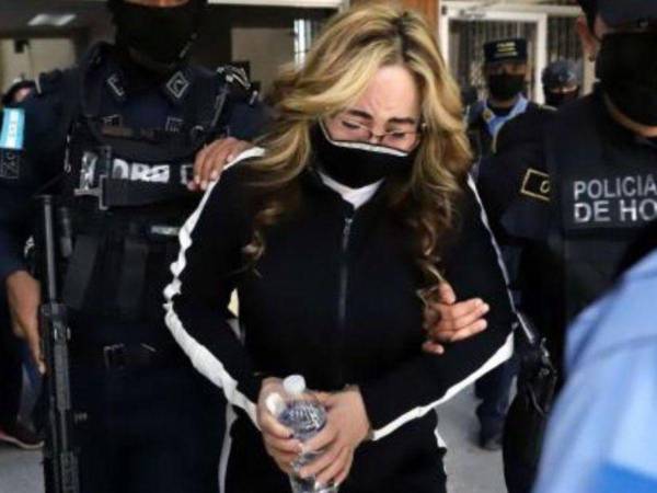 La mujer de 50 años de edad, conocida con los alias de “La Coyota”, <b>“La Patrona”</b>, “Marbella” y también se hacía llamar Roxana Guadalupe Hernández Paz.