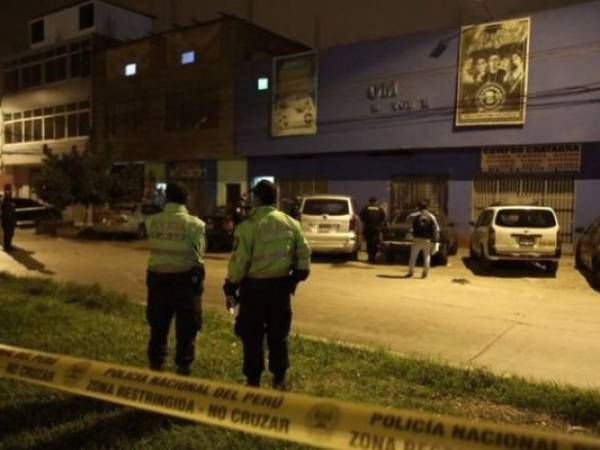 Los agentes detuvieron a 23 personas que se encontraban en la discoteca. Foto: elcomercio.pe