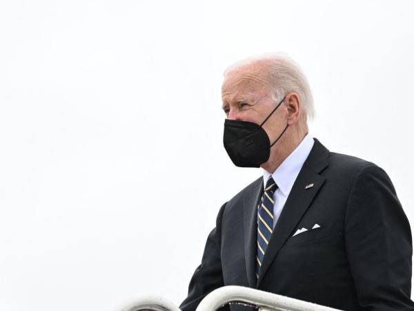 Pero Biden el negociador ha brillado por su ausencia en la guerra retórica sobre el control de armas que siguió al tiroteo, dejando que los líderes de su Partido Demócrata en el Congreso hablaran por él.