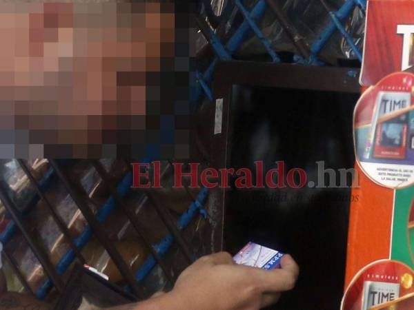 La Unidad Investigativa de EL HERALDO Plus recorrió diferentes negocios de la capital para comprar las píldoras.