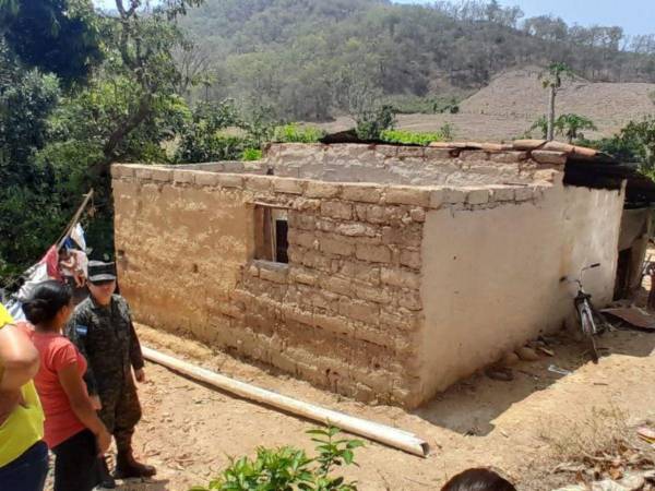 En Danlí, más 70 viviendas en siete comunidades perdieron sus techos por los vientos racheados que comenzaron a presentarse desde la noche del sábado.