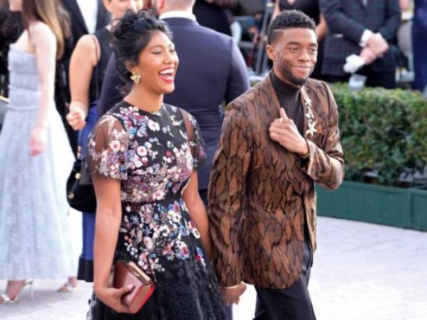 Taylor Simone Ledward y Chadwick Boseman asisten a la 25a edición anual de los Screen Actors Guild Awards en The Shrine Auditorium el 27 de enero de 2019 en Los Ángeles. Foto: Agencia AFP.