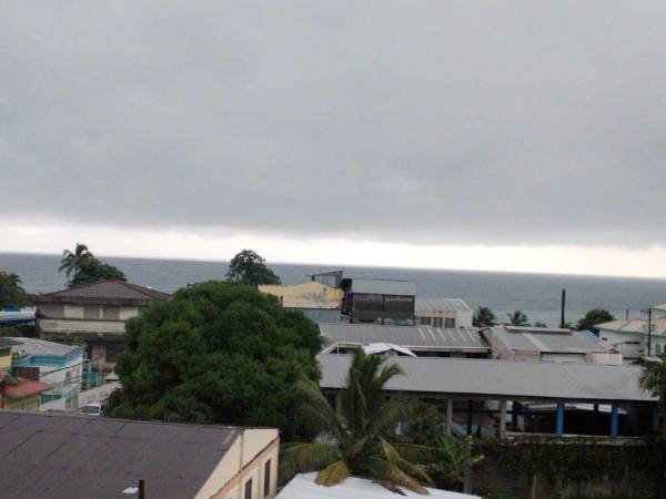 Así luce este jueves la costa norte de Honduras.