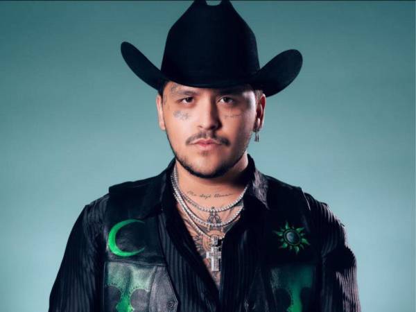 Christian Nodal, de 23 años, se inspiró tanto en la sugerencia de la justificación de sus tatuajes que hasta escribió una canción.