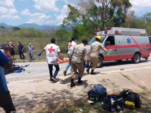 La Cruz Roja y el Cuerpo de Bomberos, además de los otros entes de socorro se han movilizado en todo el país para brindar asistencia a los afectados.