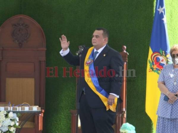 Desde este martes el periodista Jorge Aldana deja a un lado el micrófono y las cámaras para dedicarse al 100% a la administración del Municipio del Distrito Central. Foto: EL HERALDO