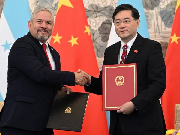 China y <b>Honduras</b> anunciaron el domingo el establecimiento de relaciones diplomáticas.