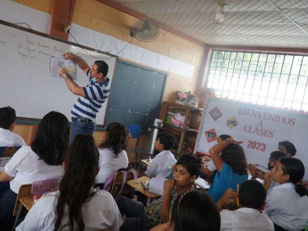 La determinación de Educación de extender el año escolar hasta el 15 de diciembre en Gracias a Dios e Islas de la Bahía obedece a la pérdida de clases en los centros educativos de ambos departamentos. (foto ilustrativa)