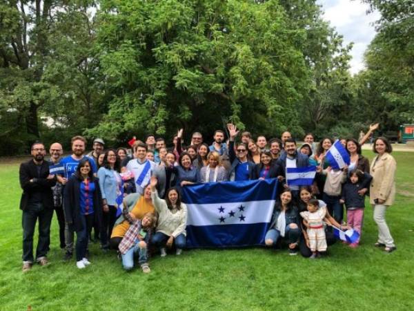 Los hondureños en la reciente celebración del Día de la Baleada.