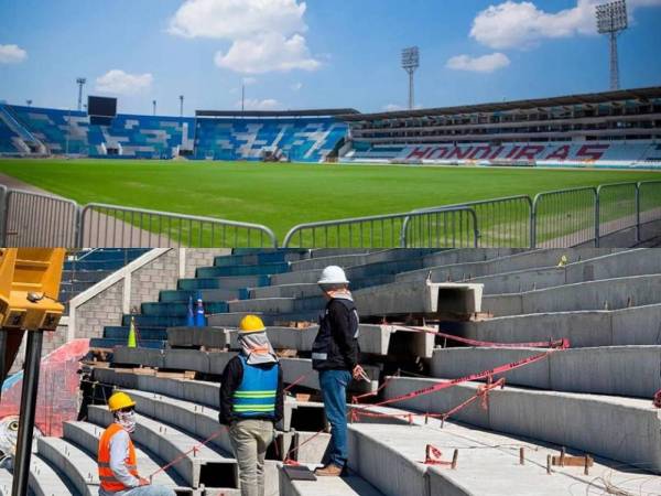 El estadio Nacional Chelato Uclés volverá a contar con su aforo completo con la finalización de la instalación de la gradería del sector de Sol centro.