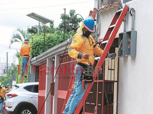 2,750 millones de lempiras al mes estiman que recaudará la ENEE por venta de energía con las nuevas tarifas aprobadas por la CREE.